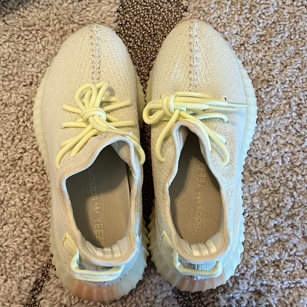 Yeezy sneakers “butter”